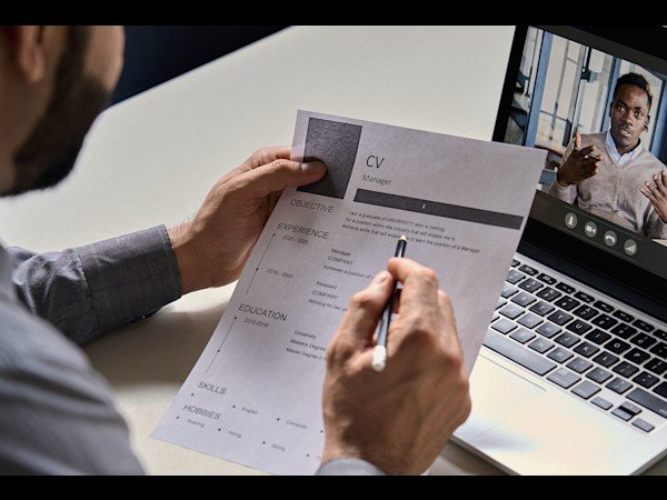 قوالب إحترافية للسير الذاتية باللغتين العربية والانجليزية